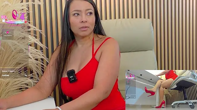 Snapshot of lulu_072 chatting on November 11, 12:27 am lulu 072 online show from November 11, 12:27 am