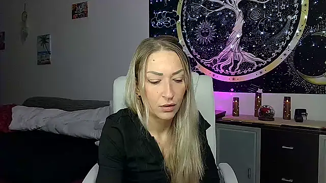 SexxyLiviaa online show from October 30, 11:01 pm