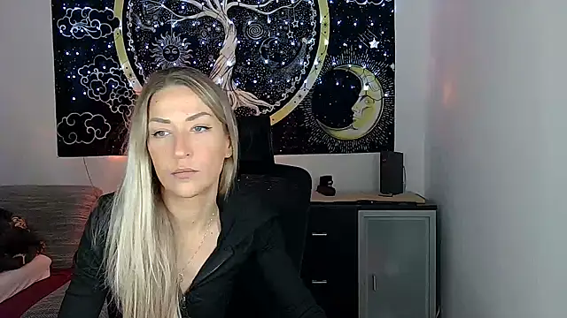 SexxyLiviaa online show from November 17, 9:30 pm