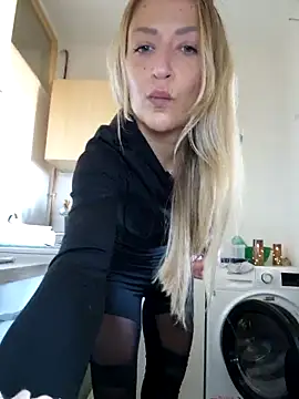 SexxyLiviaa online show from April 2, 5:47 am