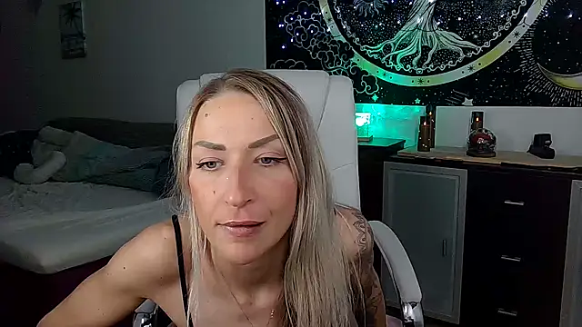 SexxyLiviaa online show from November 7, 5:17 pm