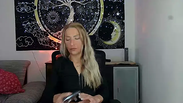 SexxyLiviaa online show from May 7, 4:43 pm