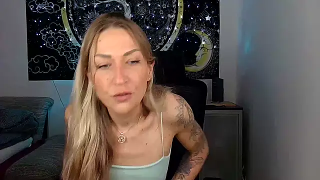 SexxyLiviaa online show from December 19, 3:47 pm