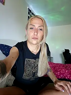 SexxyLiviaa online show from May 22, 4:32 am