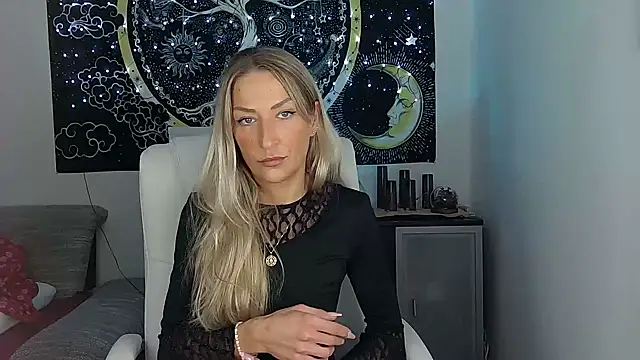 Snapshot of SexxyLiviaa chatting on September 26, 12:06 am SexxyLiviaa online show from September 26, 12:06 am