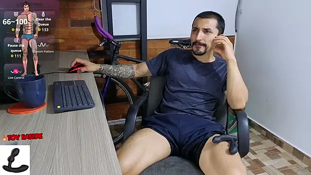 Snapshot of Marck_Muscle chatting on October 7, 11:50 pm Marck Muscle online show from October 7, 11:50 pm