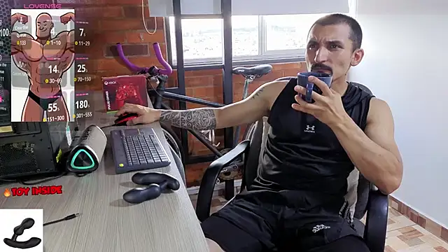 Snapshot of Marck_Muscle chatting on June 25, 9:53 pm Marck Muscle online show from June 25, 9:53 pm