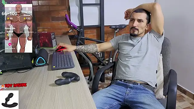 Snapshot of Marck_Muscle chatting on July 5, 1:32 am Marck Muscle online show from July 5, 1:32 am