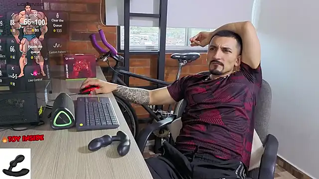 Snapshot of Marck_Muscle chatting on July 14, 11:11 pm Marck Muscle online show from July 14, 11:11 pm