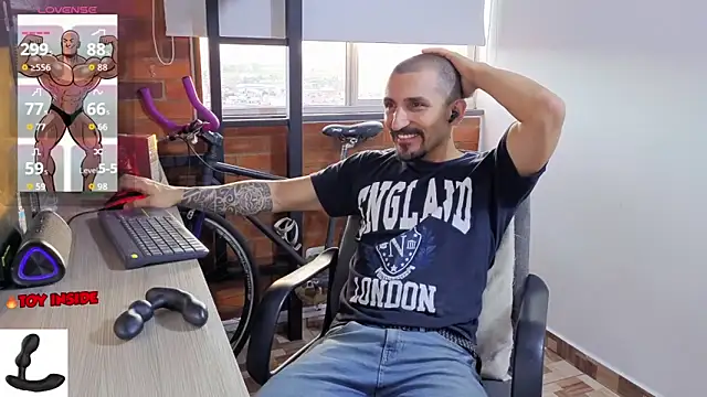 Snapshot of Marck_Muscle chatting on June 10, 10:55 pm Marck Muscle online show from June 10, 10:55 pm