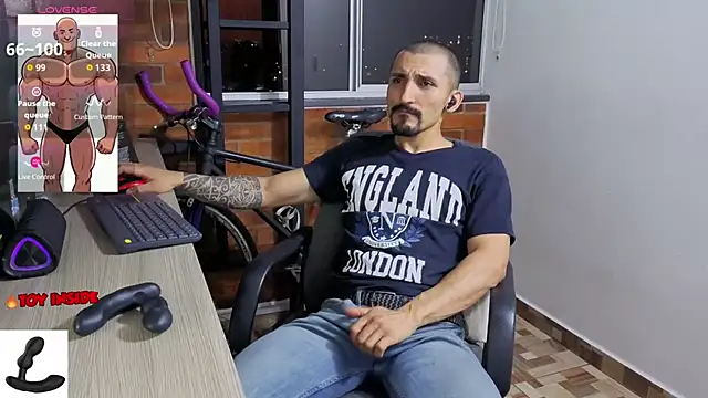 Snapshot of Marck_Muscle chatting on June 11, 12:32 am Marck Muscle online show from June 11, 12:32 am