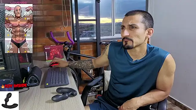 Snapshot of Marck_Muscle chatting on June 24, 11:24 pm Marck Muscle online show from June 24, 11:24 pm