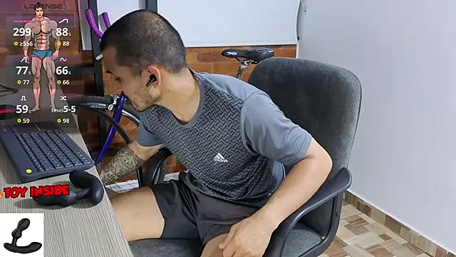Snapshot of Marck_Muscle chatting on September 13, 1:38 am Marck Muscle online show from September 13, 1:38 am