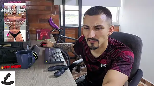 Snapshot of Marck_Muscle chatting on July 9, 10:20 pm Marck Muscle online show from July 9, 10:20 pm