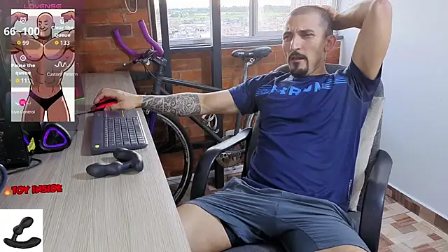 Snapshot of Marck_Muscle chatting on June 12, 10:51 pm Marck Muscle online show from June 12, 10:51 pm
