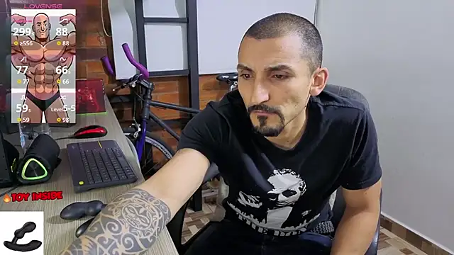 Snapshot of Marck_Muscle chatting on June 15, 2:34 am Marck Muscle online show from June 15, 2:34 am