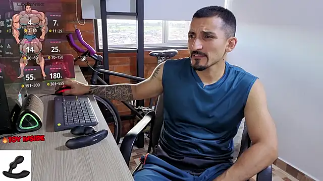 Snapshot of Marck_Muscle chatting on July 15, 11:01 pm Marck Muscle online show from July 15, 11:01 pm