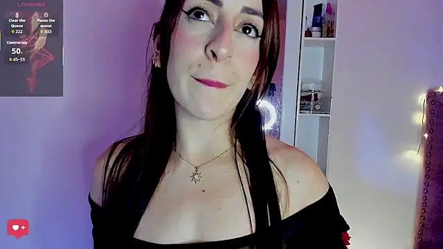 Snapshot of Buttyy_Cherry chatting on September 23, 8:38 pm Buttyy Cherry online show from September 23, 8:38 pm