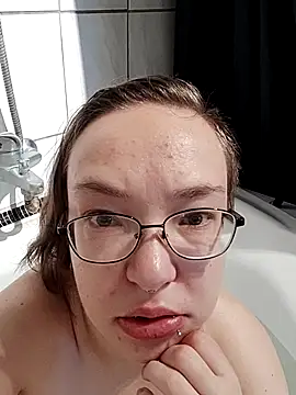 Isabella Geney online show from November 19, 12:38 pm