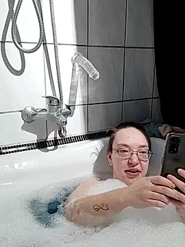 Isabella Geney online show from February 21, 5:59 pm