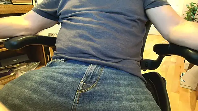 Snapshot of massive_cum chatting on September 13, 11:05 pm massive cum online show from September 13, 11:05 pm