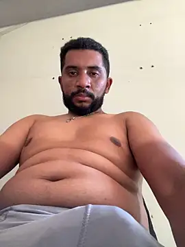 MiddlingAffluent online show from February 13, 6:52 pm