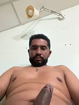 MiddlingAffluent online show from February 20, 1:35 am