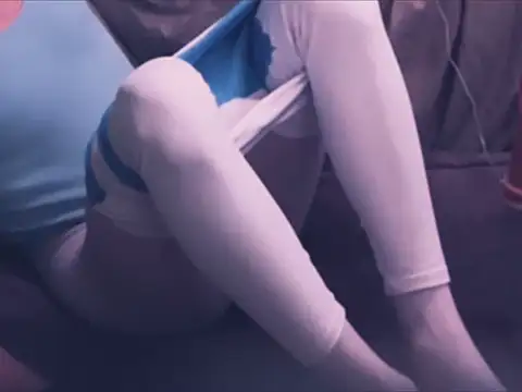 Snapshot of BodyandlegginLover chatting on February 10, 8:53 am BodyandlegginLover online show from February 10, 8:53 am