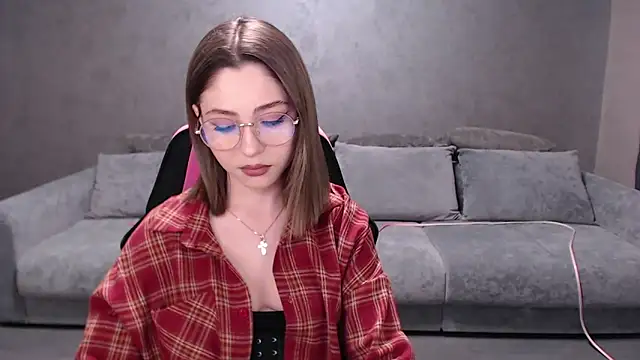 Tessa Walker online show from December 4, 10:14 am