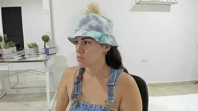 Snapshot of AURORA_FRANKLIN chatting on October 7, 2:40 pm AURORA FRANKLIN online show from October 7, 2:40 pm