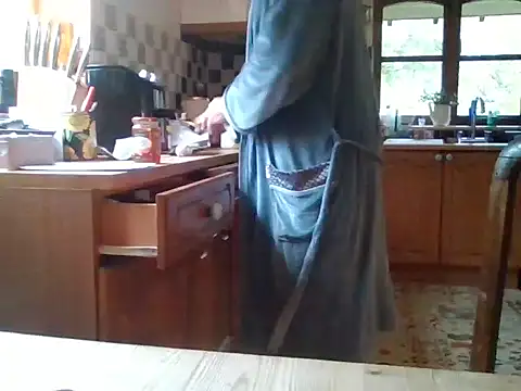 Snapshot of jakjak106 chatting on October 12, 9:10 am jakjak106 online show from October 12, 9:10 am