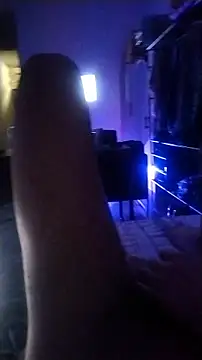 Snapshot of UncutToyBoy23cm chatting on September 15, 6:36 am UncutToyBoy23cm online show from September 15, 6:36 am