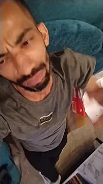 Snapshot of UncutToyBoy23cm chatting on March 14, 7:12 pm UncutToyBoy23cm online show from March 14, 7:12 pm