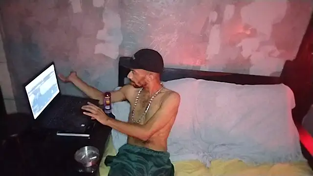 Snapshot of UncutToyBoy23cm chatting on March 12, 7:25 pm UncutToyBoy23cm online show from March 12, 7:25 pm