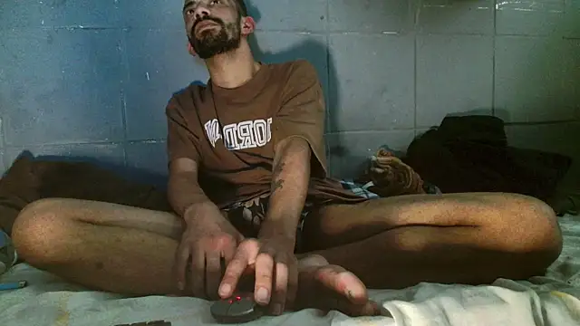 UncutToyBoy23cm online show from July 24, 6:20 am