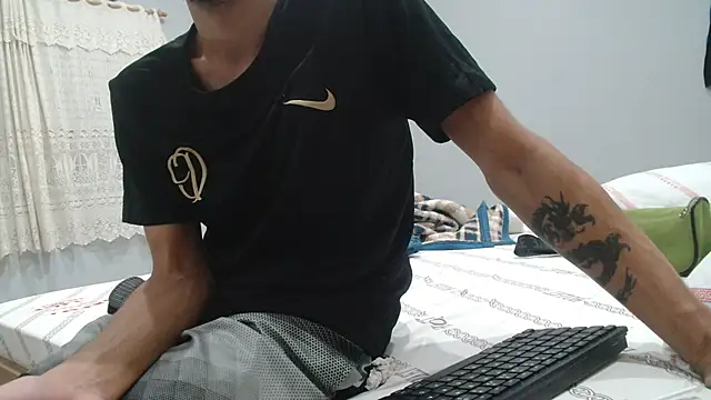 UncutToyBoy23cm online show from June 24, 3:21 pm
