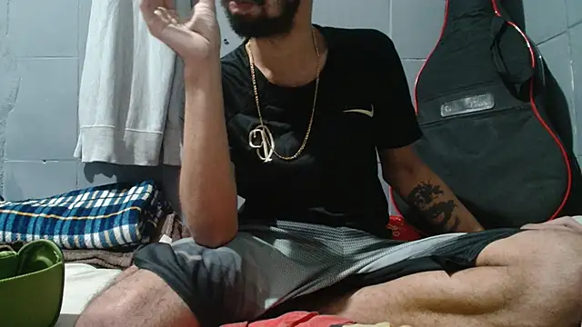 UncutToyBoy23cm online show from June 20, 8:41 am