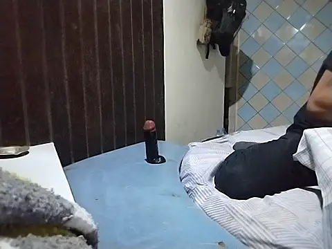 UncutToyBoy23cm online show from December 20, 12:35 am