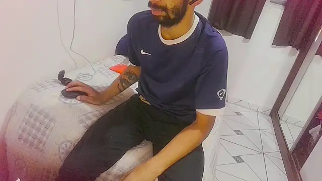 Snapshot of UncutToyBoy23cm chatting on November 9, 5:44 am UncutToyBoy23cm online show from November 9, 5:44 am