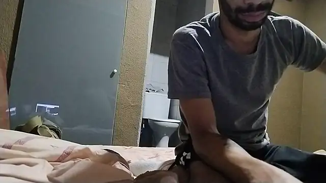 UncutToyBoy23cm online show from May 3, 8:12 pm