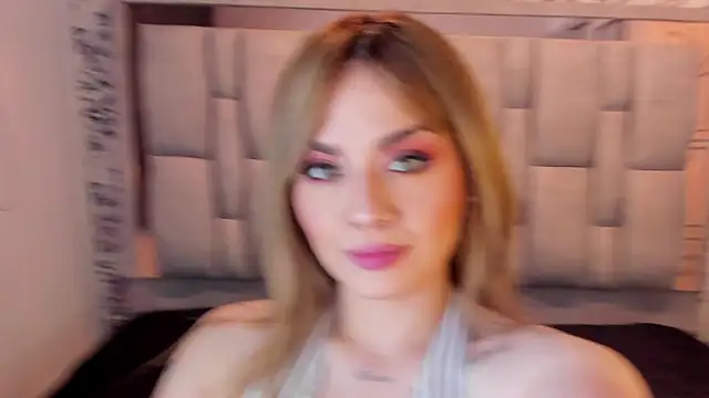 Snapshot of KataHot_ chatting on November 25, 7:58 pm KataHot online show from November 25, 7:58 pm