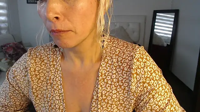 Ingridbergman online show from February 11, 4:56 pm