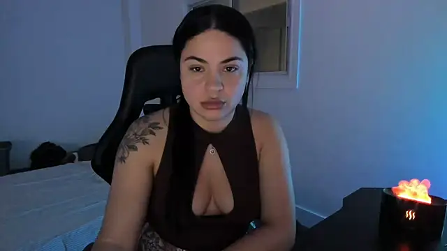 MelSaunders online show from February 8, 2:26 am