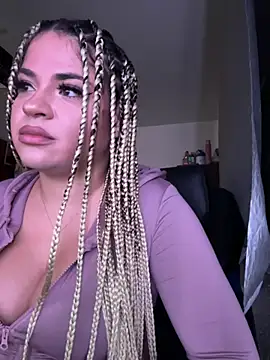 MelSaunders online show from February 21, 9:39 pm