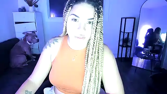 MelSaunders online show from November 2, 12:15 am