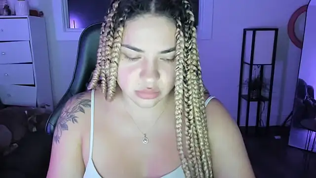 MelSaunders online show from October 28, 4:13 am