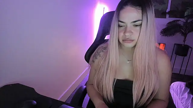 MelSaunders online show from December 23, 12:54 am