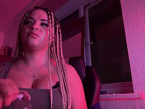 MelSaunders online show from March 11, 10:59 pm