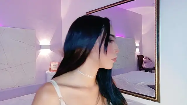 AbrilBrent online show from November 8, 7:50 pm