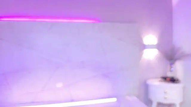 AbrilBrent online show from January 10, 7:42 pm